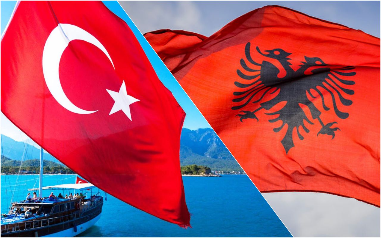 Россияне не могут совершить перелет из Турции в Албанию из-за визы